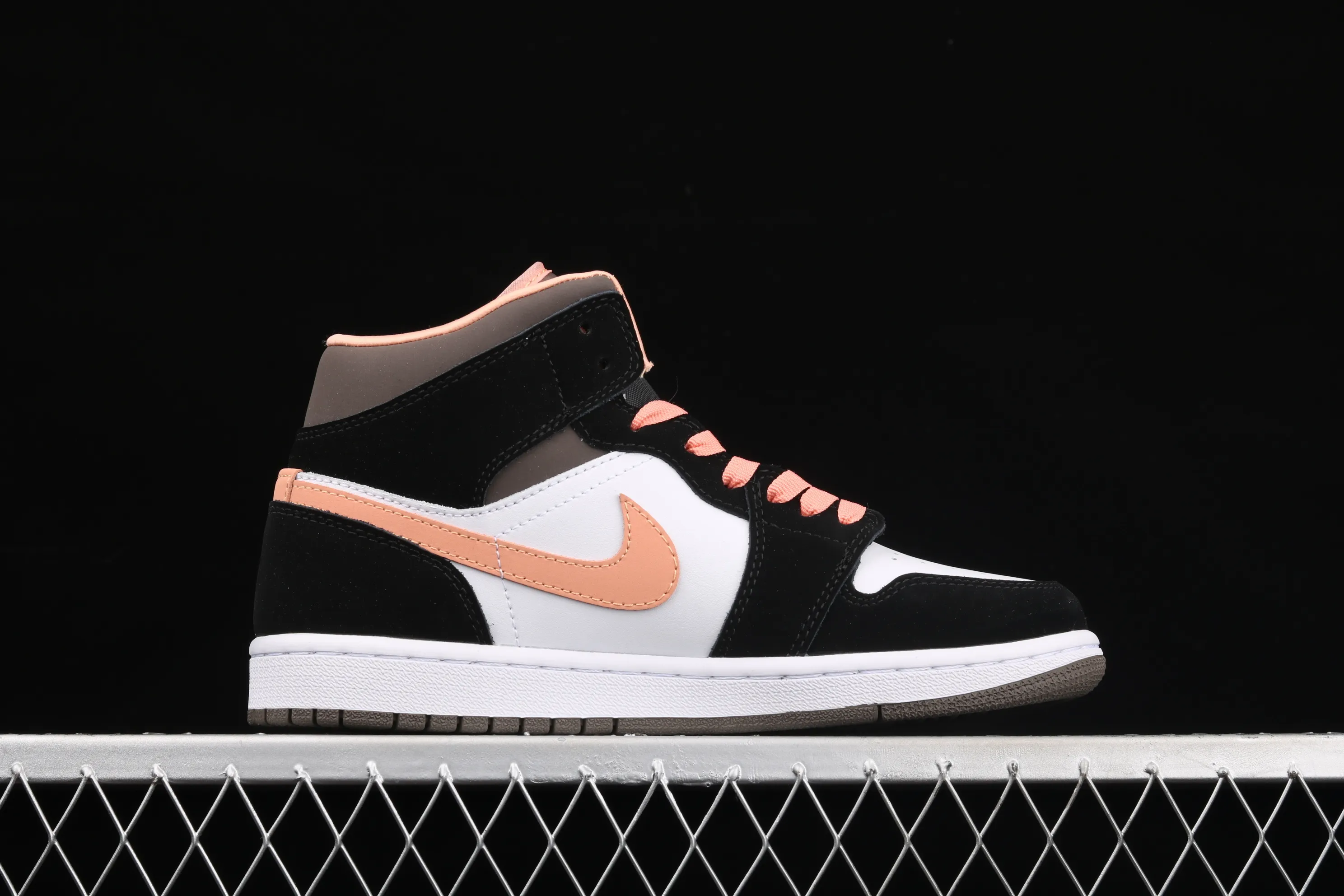 All categories Air Jordan Jordan series basketball shoes Air Jordan 1 Mid Air Jordan 1 Mid AJ1 Joe 1 black pink peach Goddess Day mid-top basketball shoes DH0210-100